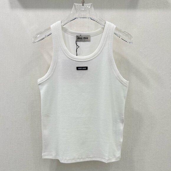 🔥🔥 Miumiu vest - Picture 1 of 5
